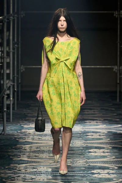 Look 19